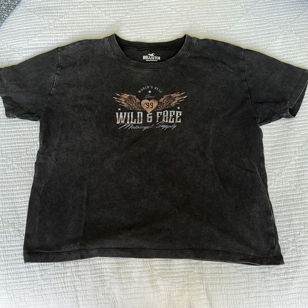 Hollister graphic tee